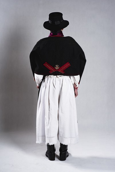 Mužský sviatočný odev zo Žibritova 001-03