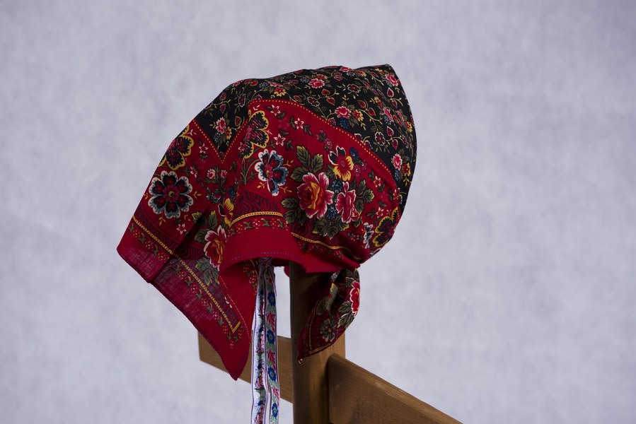 Šatka na hlavu z Hrušova 006-04