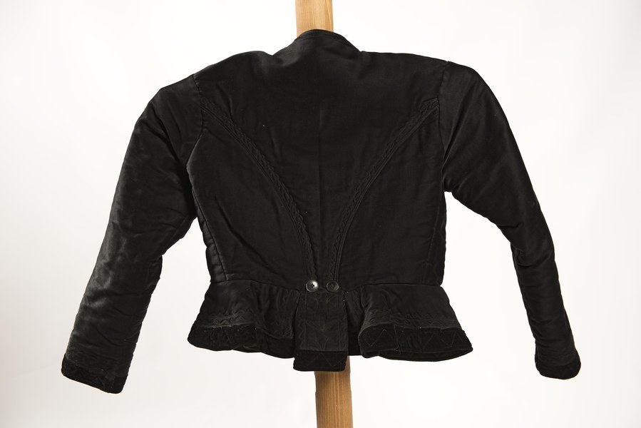 Ženský kabátik z Prenčova 002-02