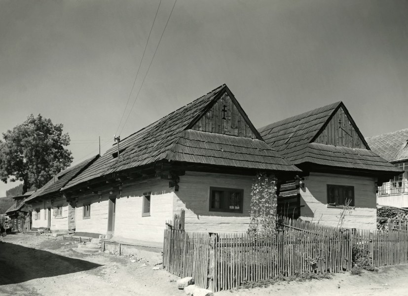 Obytné domy v Likavke 002-01