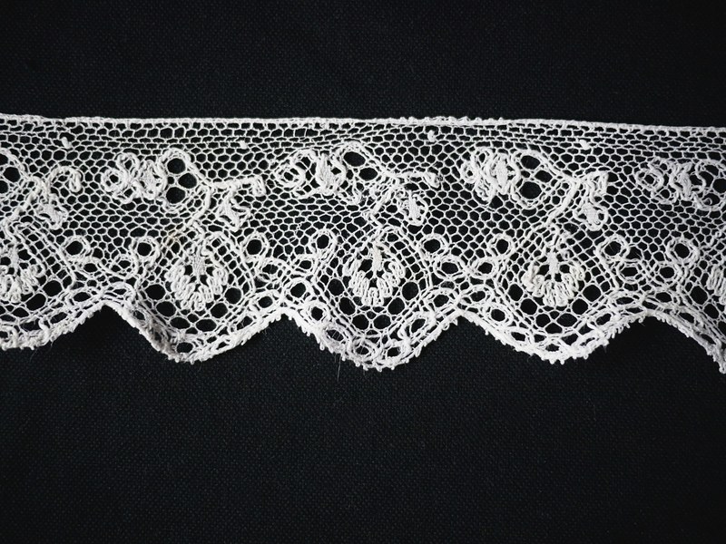 Tylová paličkovaná čipka z podbradlianskeho kraja 008-01