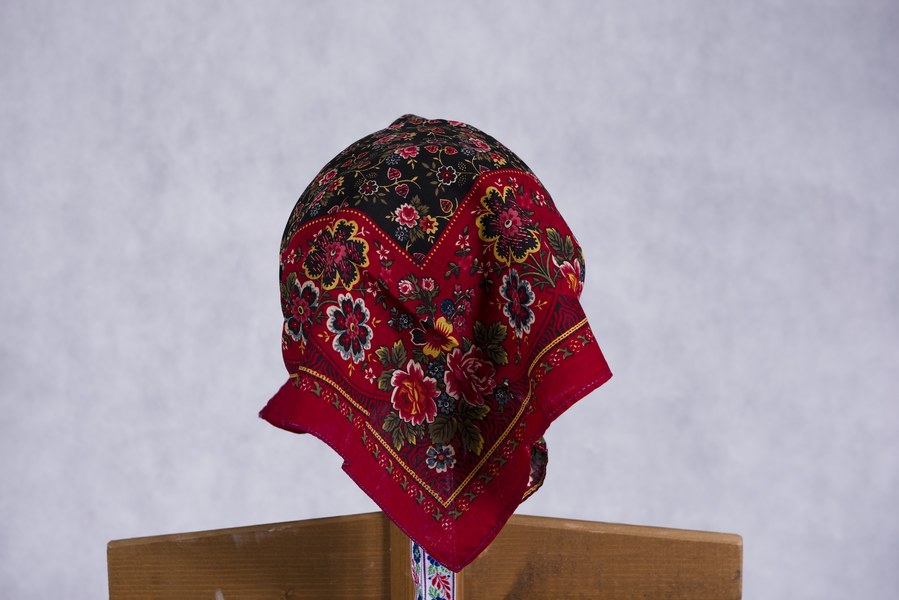 Šatka na hlavu z Hrušova 006-05