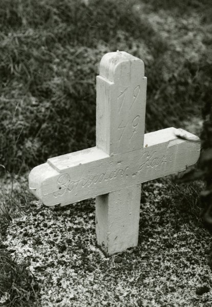 Náhrobný kríž v Liptovskej Tepličke 001-01