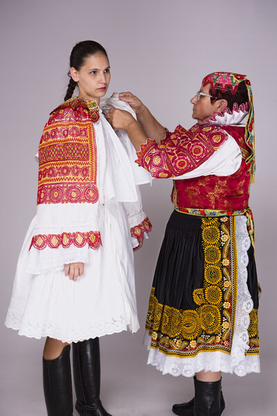 Obliekanie mladuchy z Krakovian 001-06