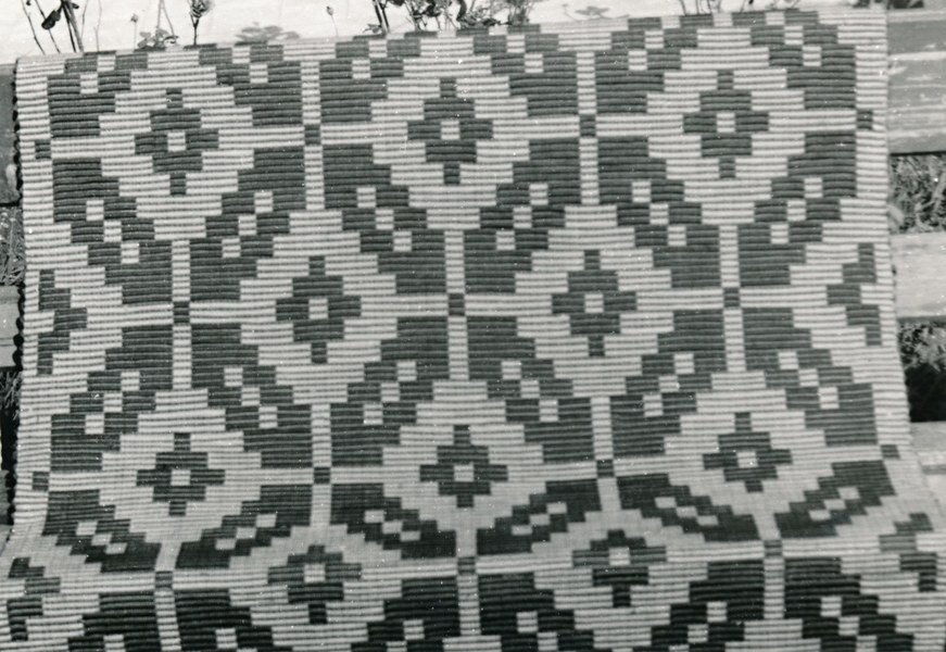 Tkaný koberec z Liptovskej Kokavy 009-01
