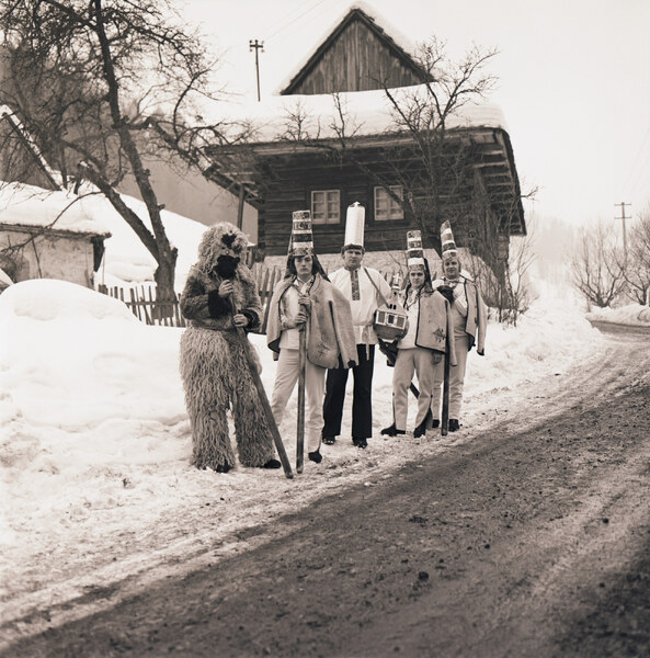 Chodenie s betlehemom v Kokave nad Rimavicou 001-03