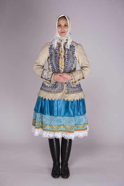 Ženský sviatočný odev z Krakovian 003-02