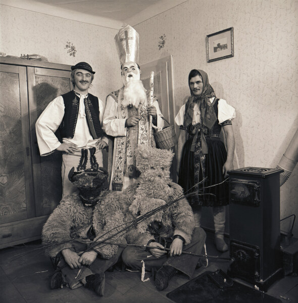 Mikulášska obchôdzka v Hornej Súči 001-02