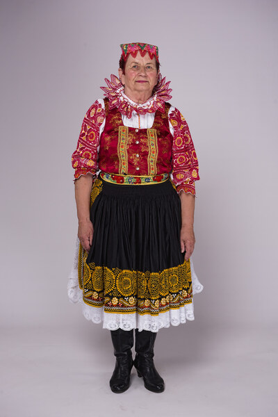 Ženský sviatočný odev z Krakovian 009-01
