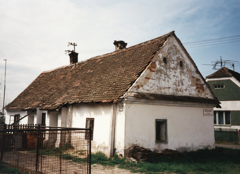 Obytný dom v Borskom Petri 002-01
