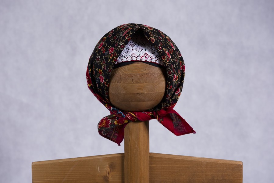 Šatka na hlavu z Hrušova 006-01