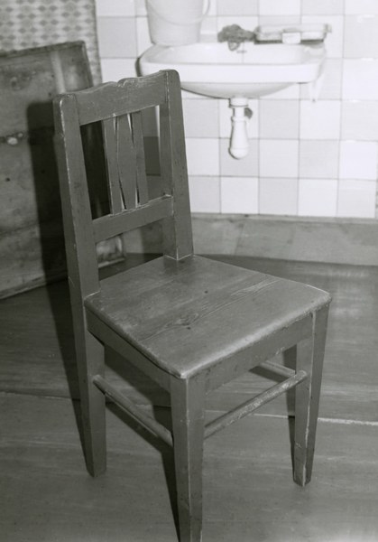 Stolička z Východnej 002-01