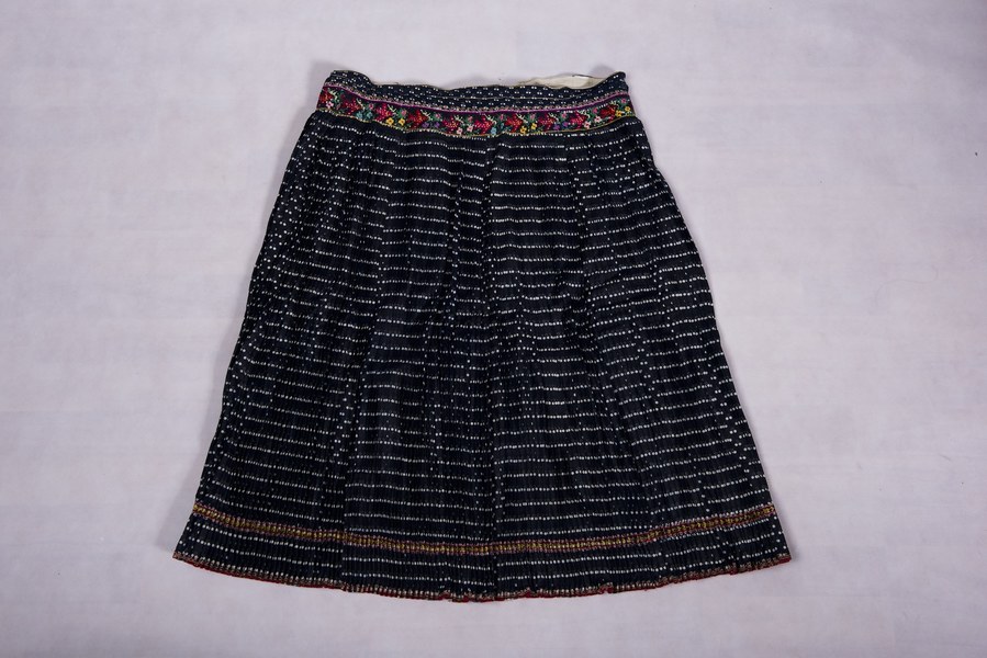 Ženská sukňa z Hrušova 003-02